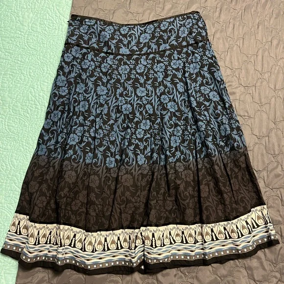 Coupe collection midi a-line skirt. Size 10 - Picture 1 of 6